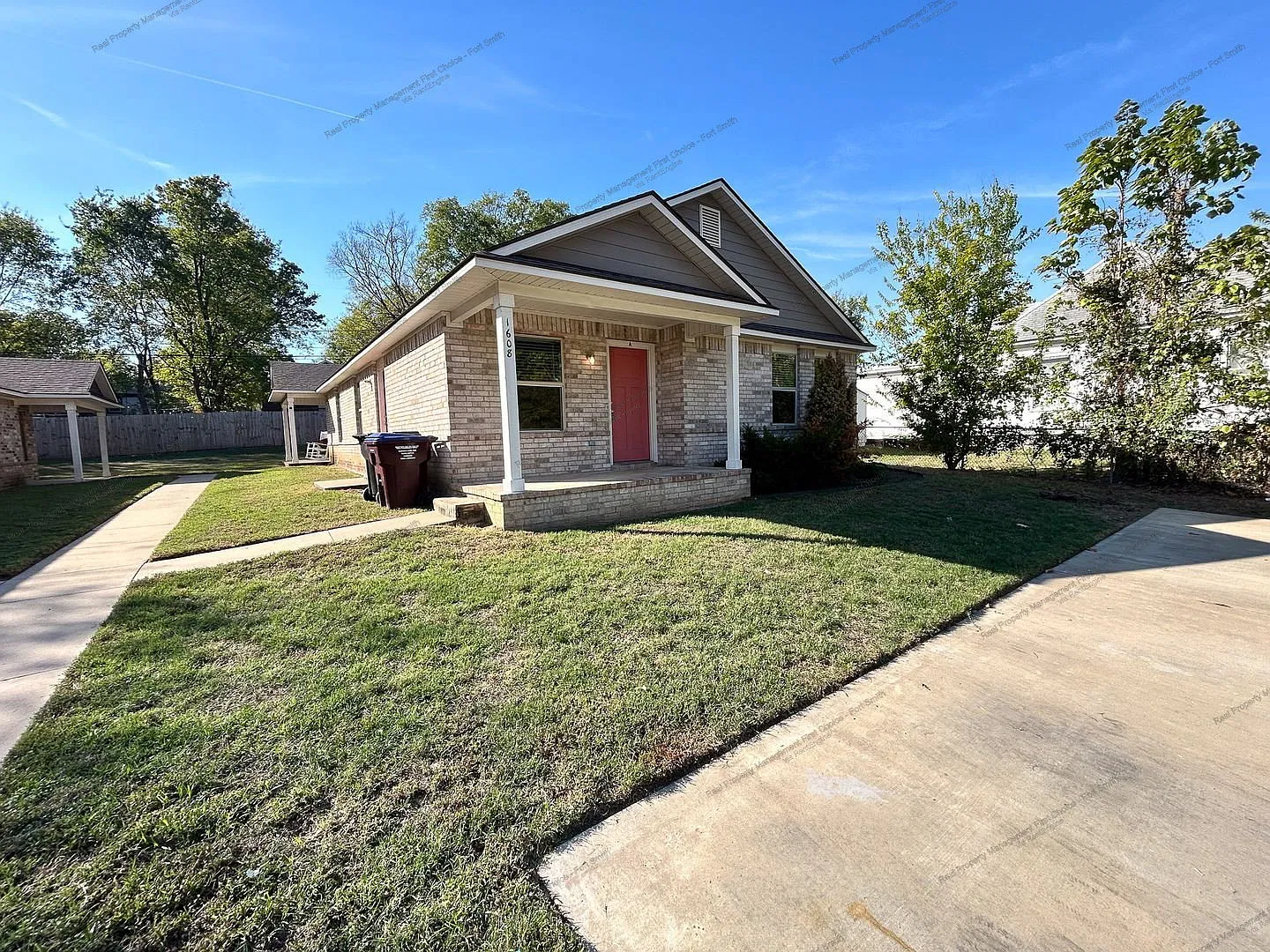 2 bed, 2.0 bath, 875 sqft, $900 — Photo 1