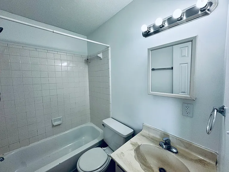 11 Westdale Dr — Photo 9
