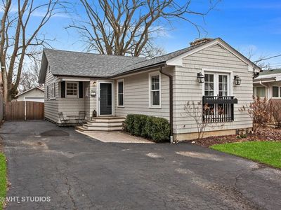 823 Pleasant Ave, Highland Park, IL, 60035