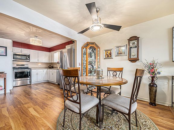 5th image of 225 Columbia Ave W APT 2