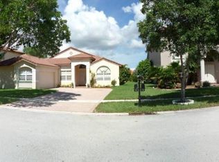 1060 NW 185th Ter, Pembroke Pines, FL 33029