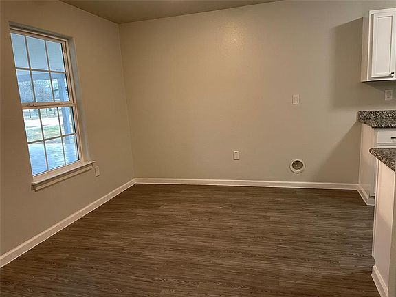 5th image of 632 Luke St Unit B