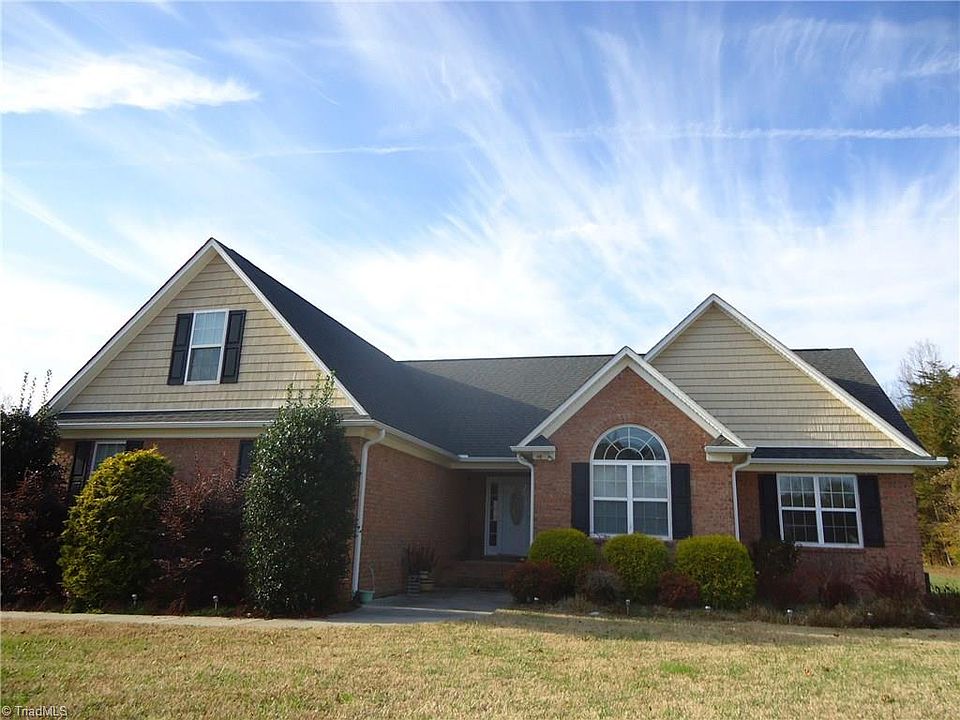 1st image of 258 Stillwater Ln