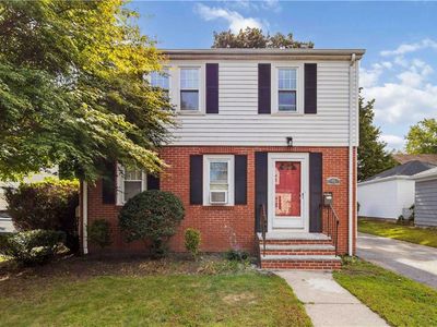 40 Lois Ave, Providence, RI, 02908