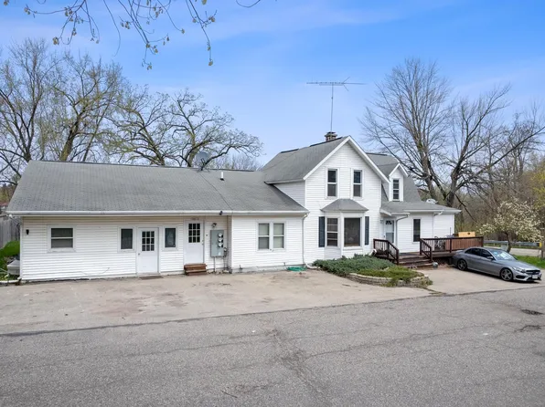 W8564 Benton St, Briggsville, WI 53920