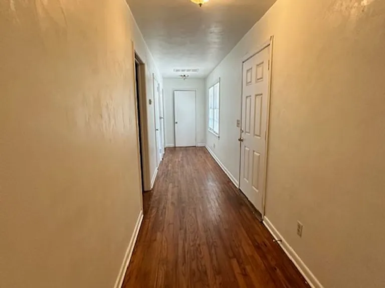 1725 Airport Dr — Photo 29