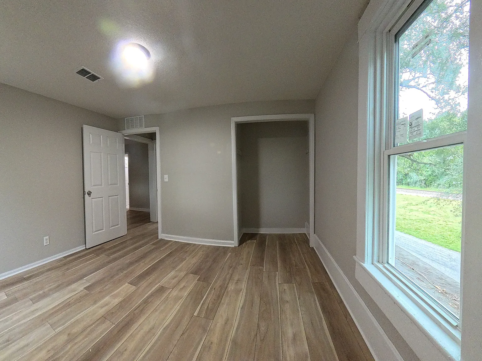 3 bed, 960 sqft, $1,325 — Photo 4