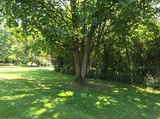 45 W Surrey Ln, Barrington, IL 60010