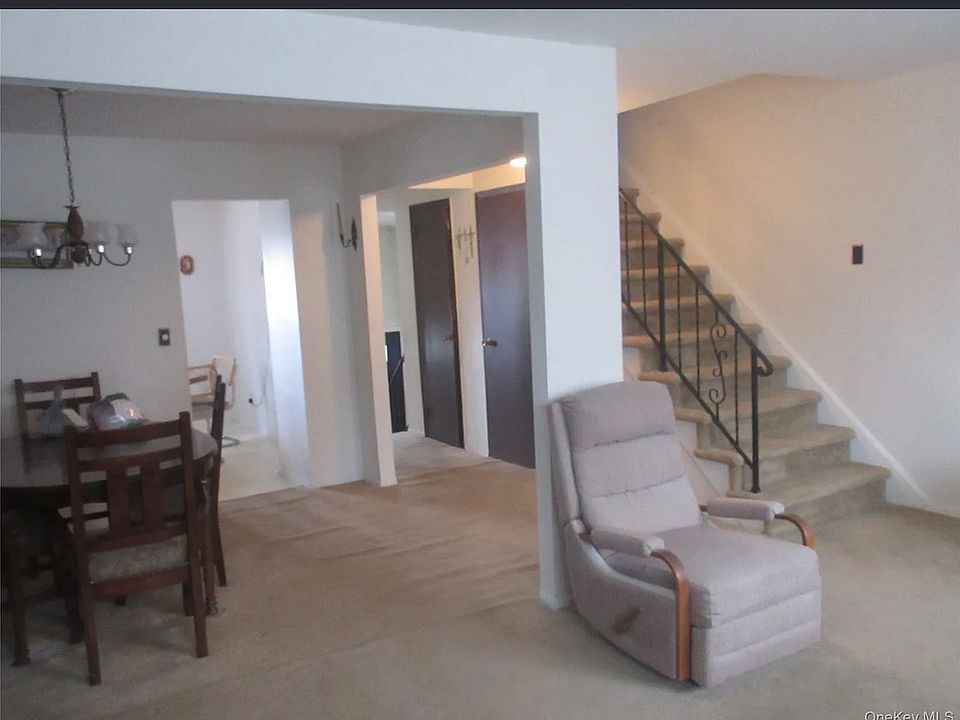 2nd image of 5 Coyne Dr #0