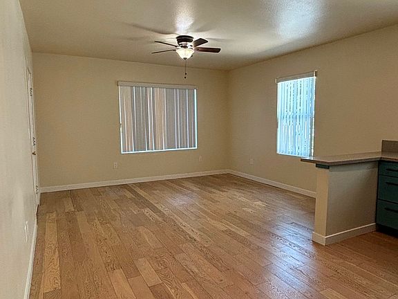 4th image of 2819 Normandie Ave