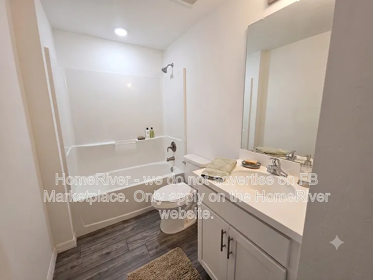 4303 NE 12th Ct — Photo 8