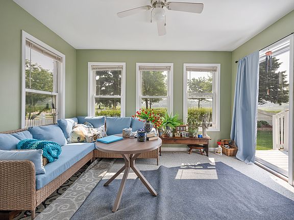 5th image of 823 Karen Dr #823