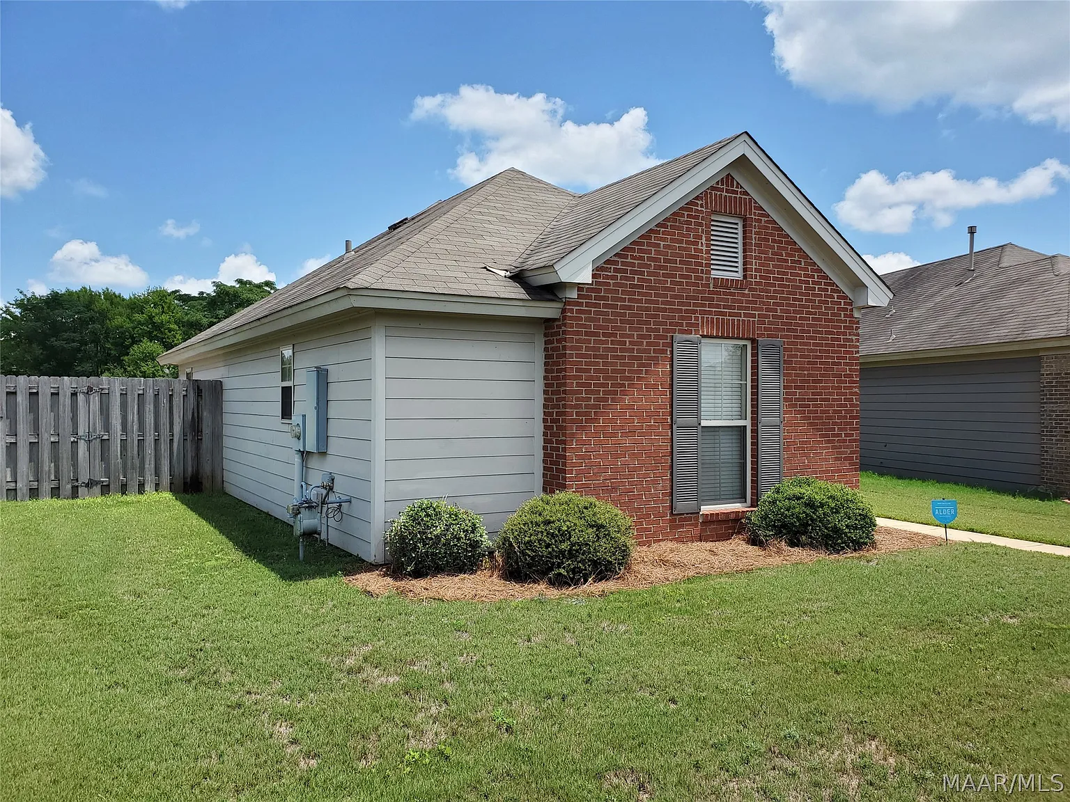 2 bed, 2.0 bath, 1354 sqft, $1,600 — Photo 2
