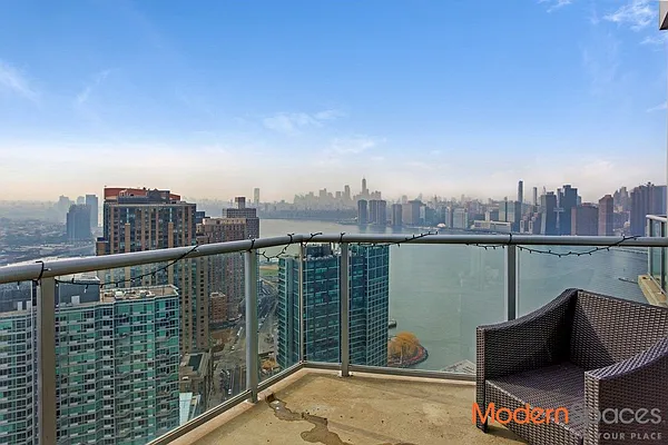 Rented by Modern Spaces | media 12