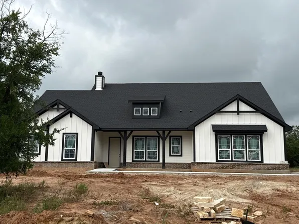 165 Oak Grove Way, Springtown, TX 76082