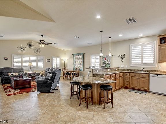 5th image of 2096 Dakota Lodge Ave