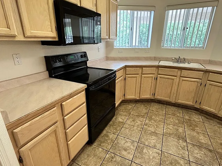 3535 Chemehuevi Blvd — Photo 8