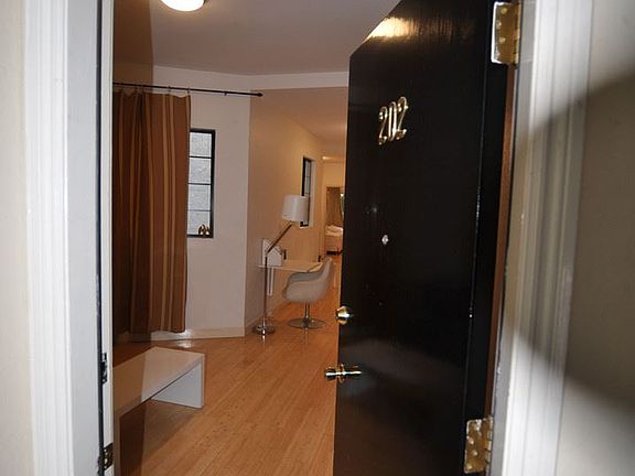 3rd image of 568 Folsom St APT 202