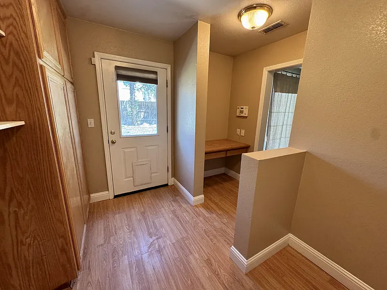 Laundry room (downstairs)