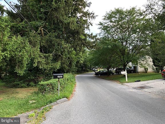 5th image of 3701 Burmont Ave