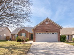 3052 Town Branch Rd, Lexington, KY 40511