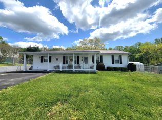 38 Walnut St, Peterstown, WV 24963