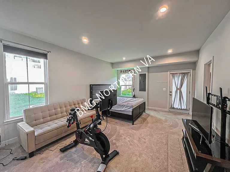 7731 Blackburn Ridge Dr — Photo 28