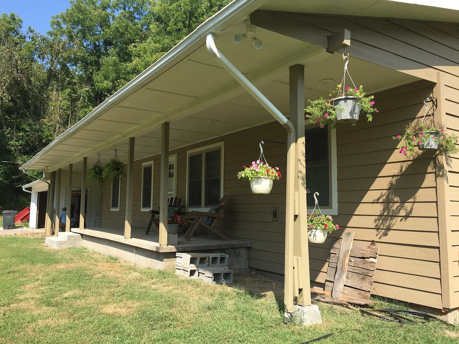 3 bed, 1300 sqft, $1,500 — Photo 2