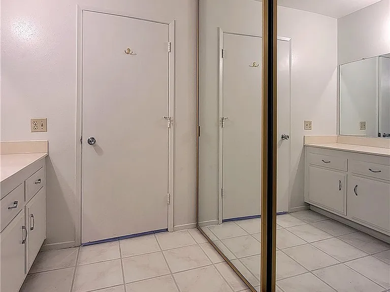 2370 Via Mariposa W #3D — Photo 30