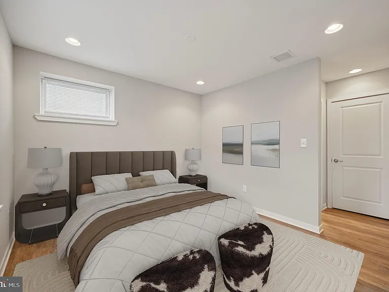 501-03 W Girard Ave #3 — Photo 6