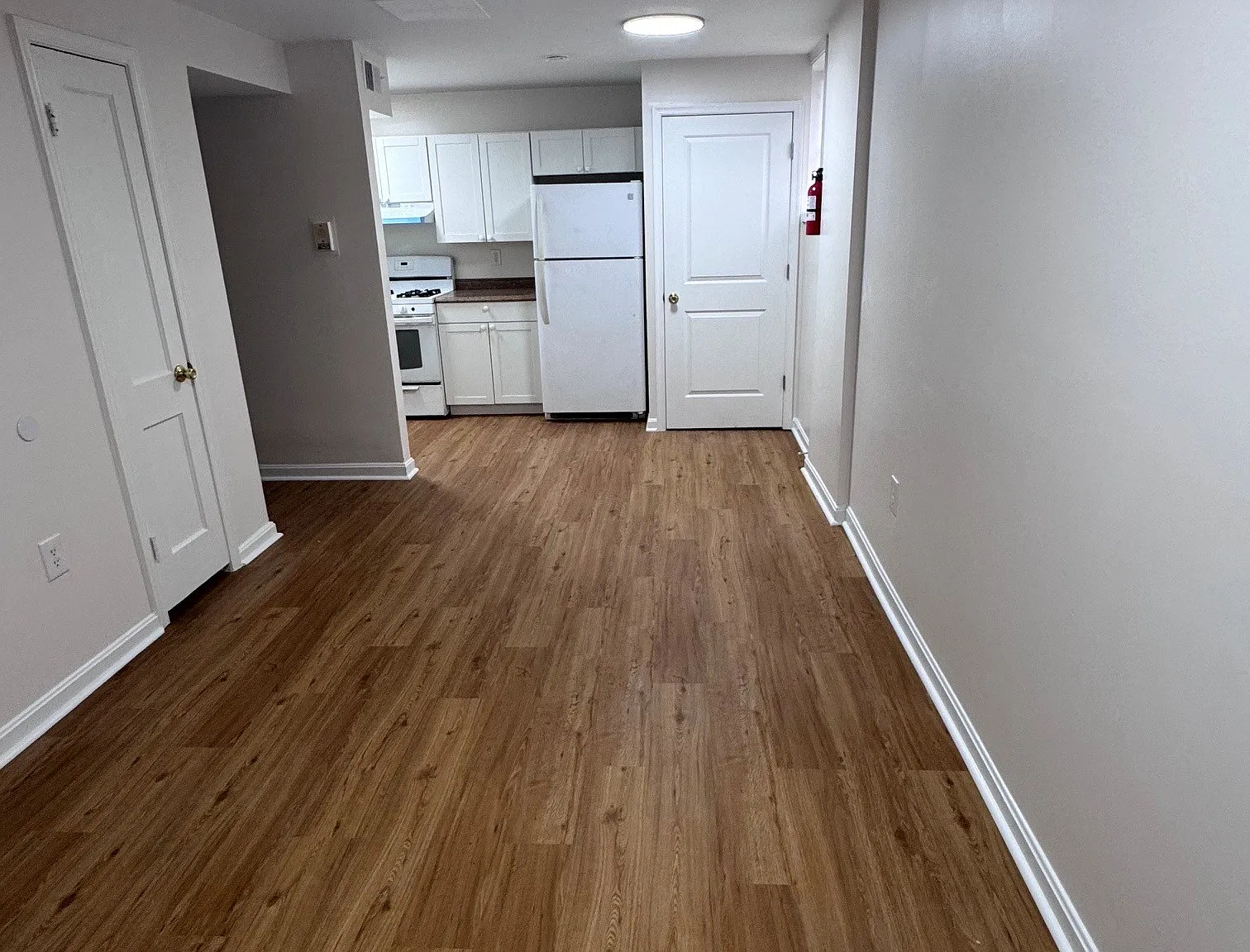 3 bed, 820 sqft, $1,950 — Photo 1