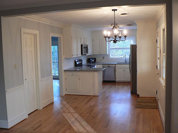 5th image of 4704 Rockwood Dr