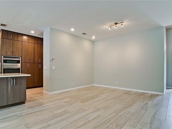 4th image of 5111 Brooksbend Cir