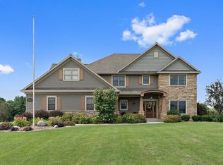 5055 Catalina Ct, Manitowoc, WI 54220