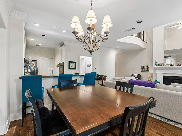 4147 Towne Green Cir — Photo 11