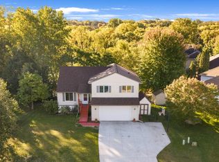 1001 Forest Glen Ct, Burnsville, MN 55337