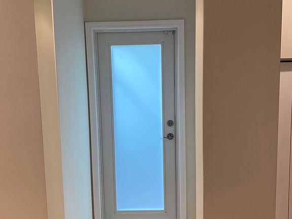 Side door through kitchen division