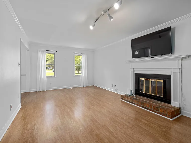 3804 Zenith Pl — Photo 7