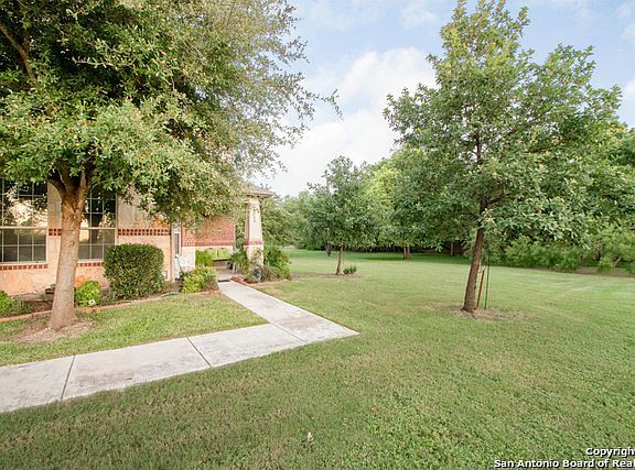 4th image of 2508 Grayson Way