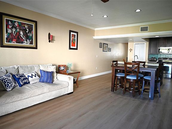 4th image of 9215 Captiva Cir