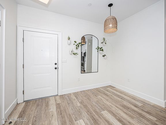 4th image of 2501 Bienville Blvd #416