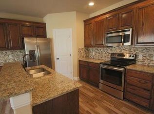 7904 Butler Ct, Benbrook, TX 76116