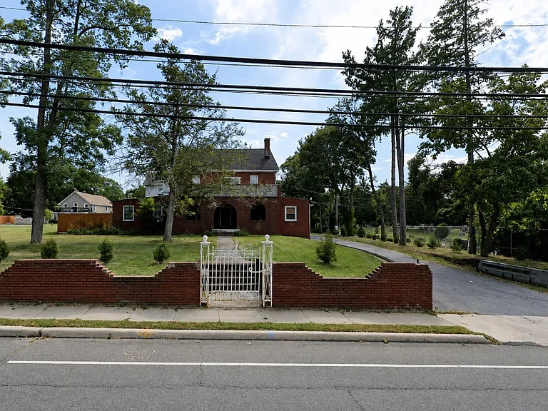 50-58 Bayville Ave #5 — Photo 12