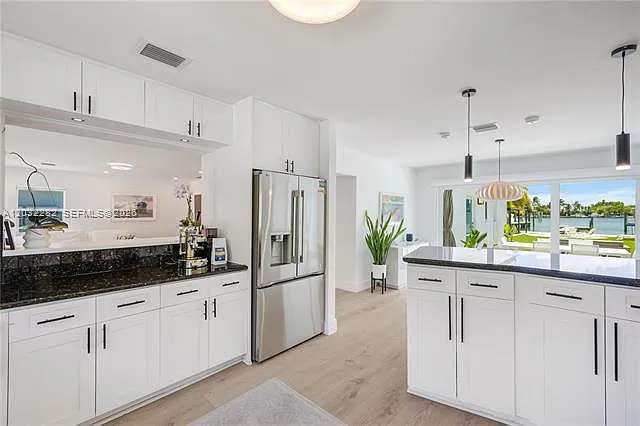 930 Stillwater Dr — Photo 12