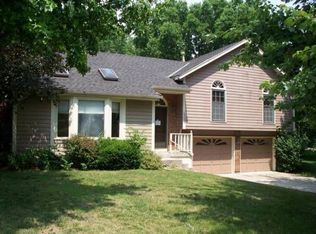 1300 SE 5th Ter, Lees Summit, MO 64063