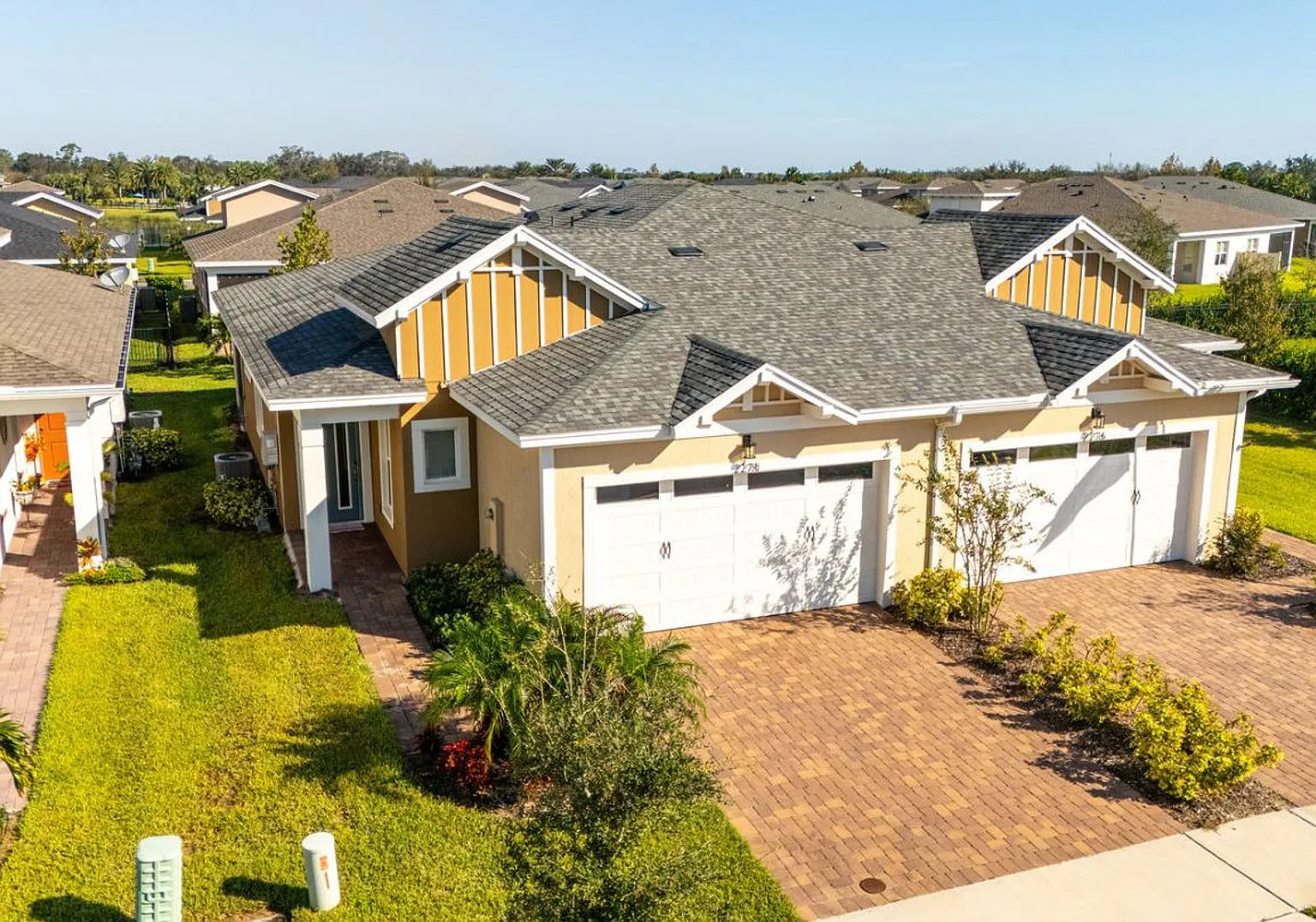 Modern 2-Bedroom, 2-Bath Duplex 2278 Datura Loop 55+ Community — Photo 3
