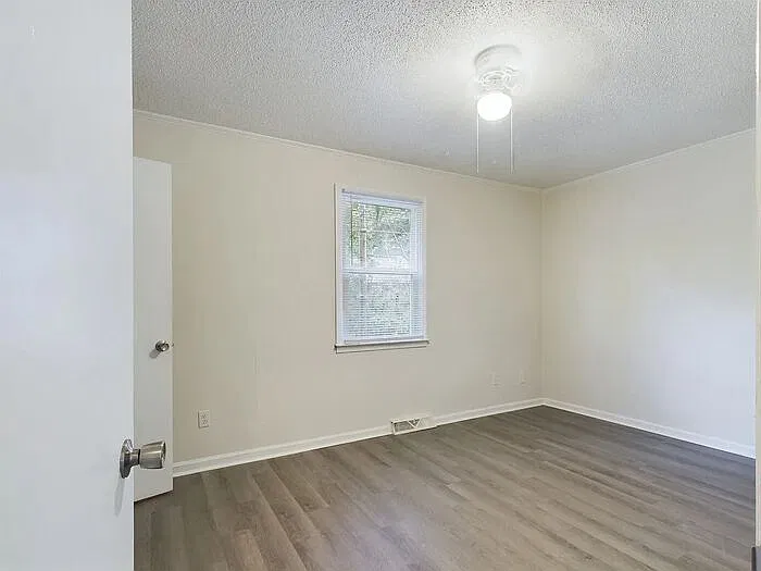 2 bed, 1.0 bath, 950 sqft, $1,150 — Photo 4