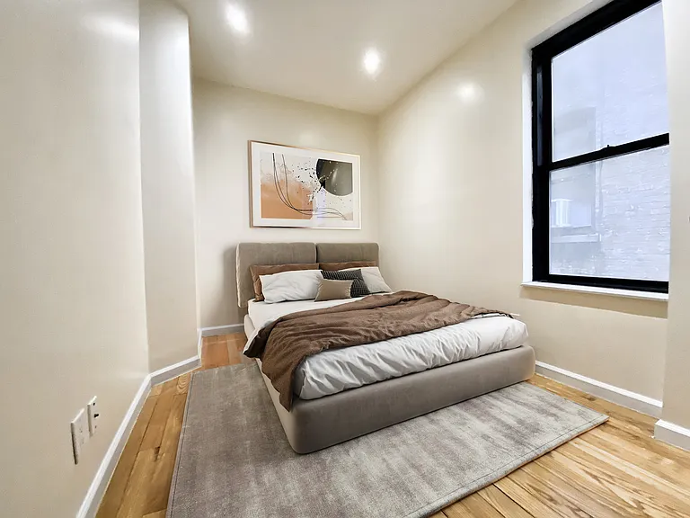 118 W 109th St #2E — Photo 4