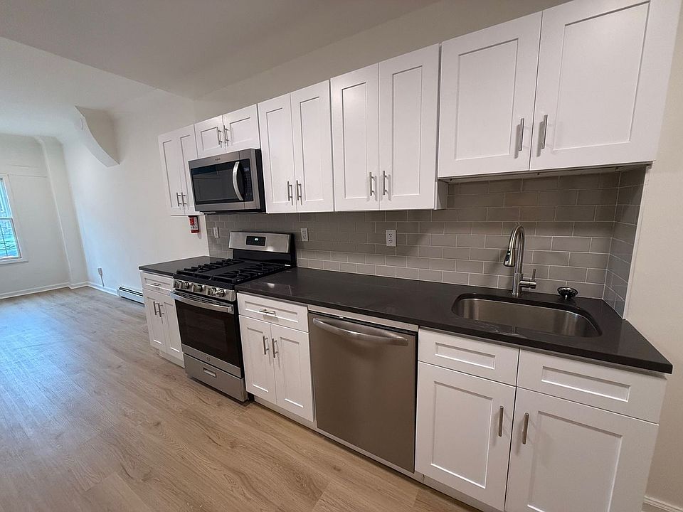 1st image of 4 William St #1S