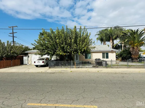 61 8th Ave, Delano, CA 93215